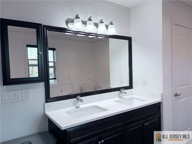 11 Andre Avenue, Edison, NJ 08817