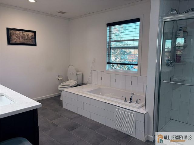 11 Andre Avenue, Edison, NJ 08817