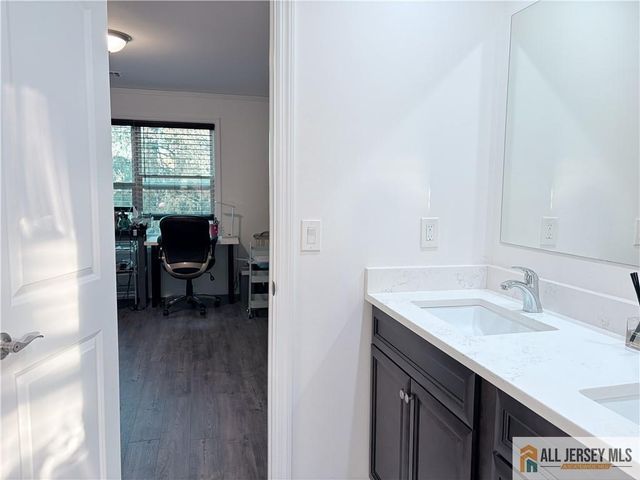 11 Andre Avenue, Edison, NJ 08817