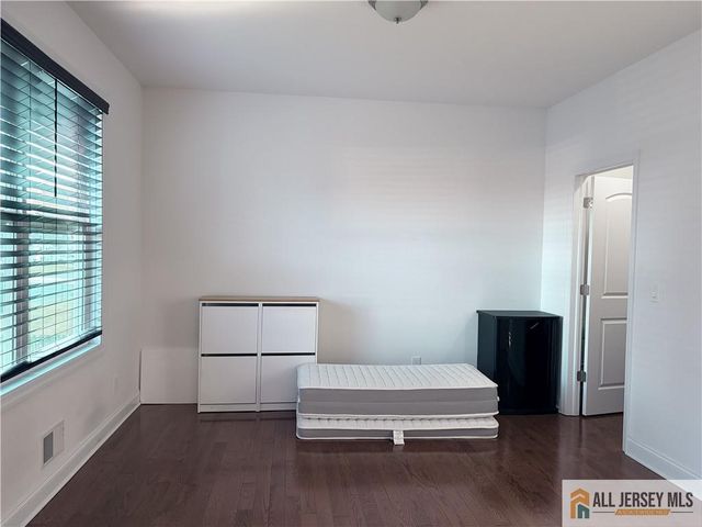 11 Andre Avenue, Edison, NJ 08817