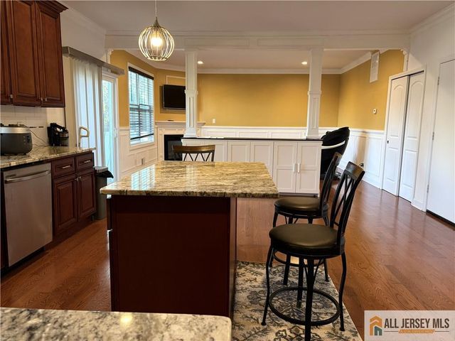 11 Andre Avenue, Edison, NJ 08817