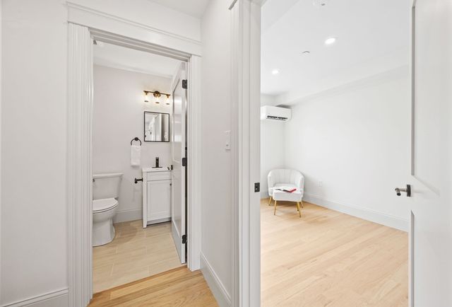 9 Swan St 2, Beverly, MA 01915