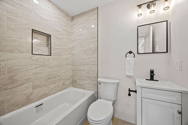 9 Swan St 2, Beverly, MA 01915