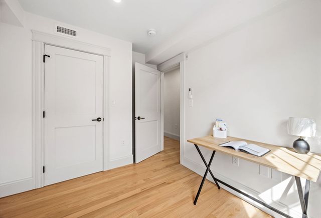 9 Swan St 2, Beverly, MA 01915