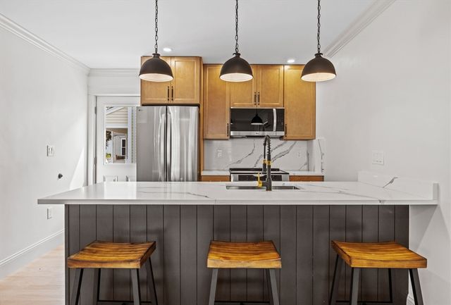 9 Swan St 2, Beverly, MA 01915