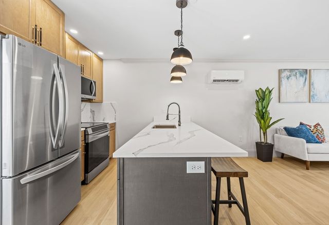 9 Swan St 2, Beverly, MA 01915