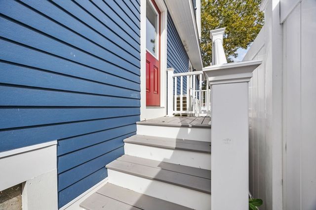 9 Swan St 2, Beverly, MA 01915