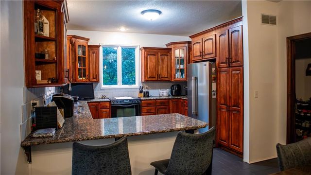 7307 Oliver Circle, Kansas City, KS 66106