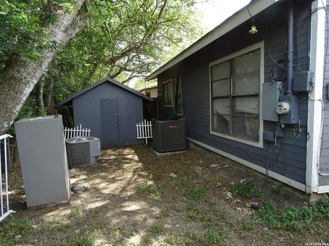 4414 LEHMAN DR, Kirby, TX 78219
