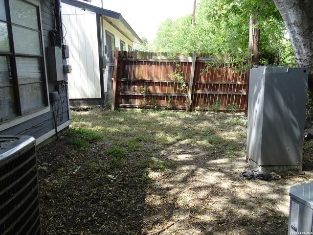4414 LEHMAN DR, Kirby, TX 78219