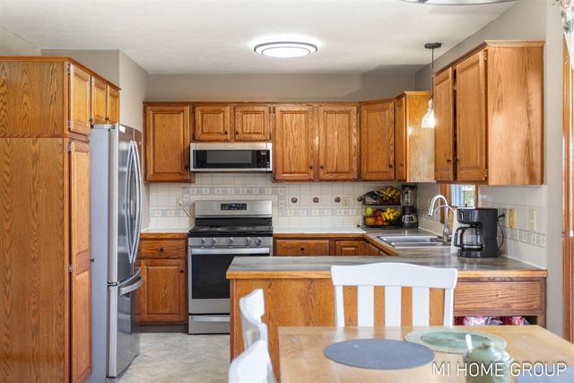 1081 Graafschap Road, Holland, MI 49423