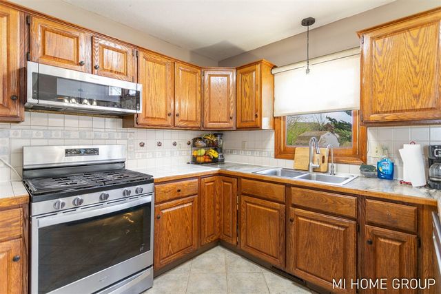 1081 Graafschap Road, Holland, MI 49423