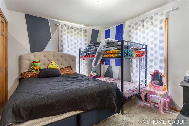1081 Graafschap Road, Holland, MI 49423