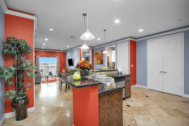 7039 Kingston Cove Ln 309, Willis, TX 77318