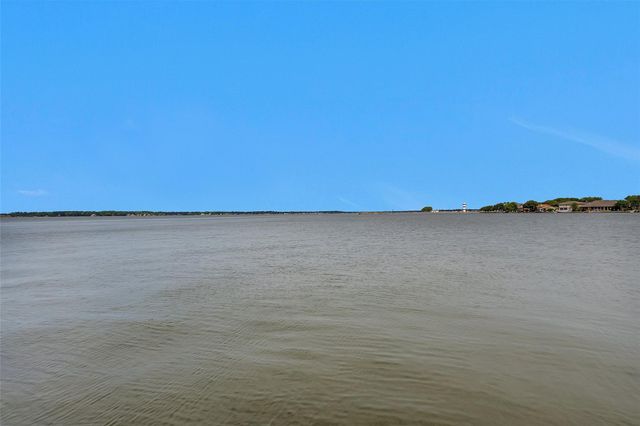 7039 Kingston Cove Ln 309, Willis, TX 77318