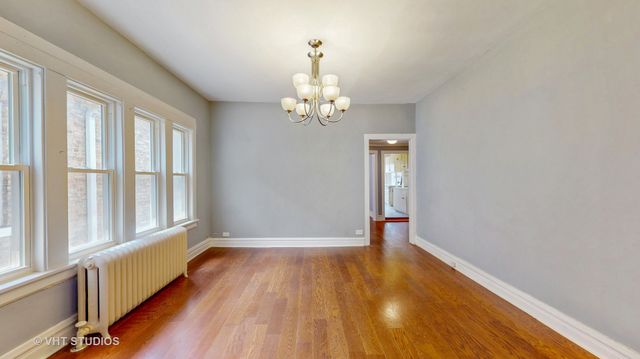 7832 S Paxton Avenue, Chicago, IL 60649