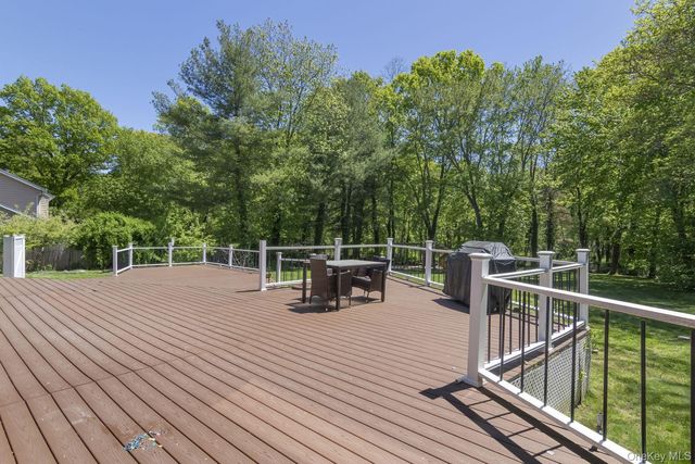 26 Candlewood Path, Dix Hills, NY 11746