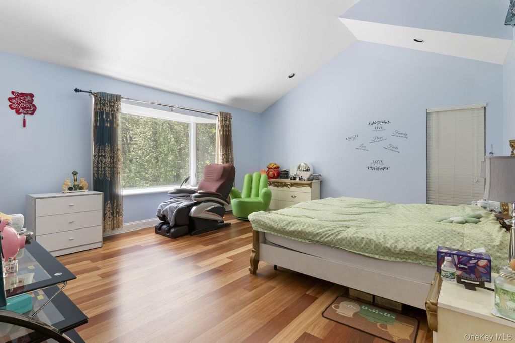 26 Candlewood Path, Dix Hills, NY 11746 — photo 4