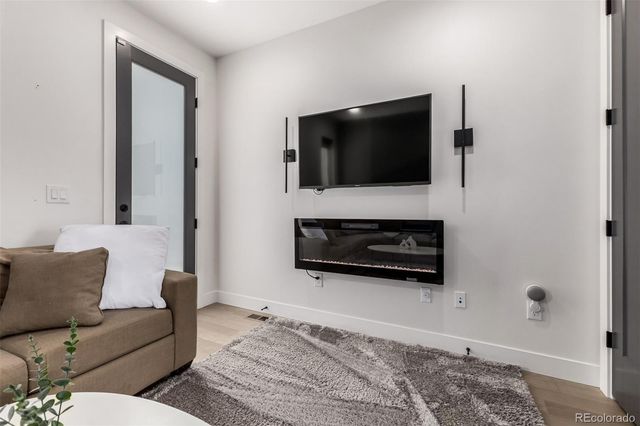 2588 S Broadway, Denver, CO 80210