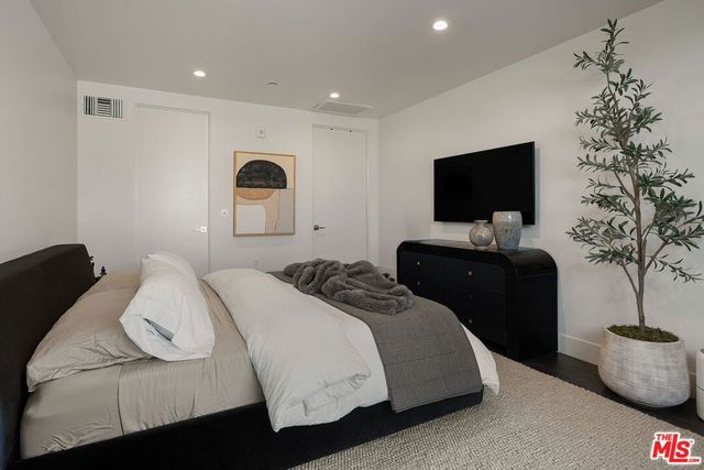724 N Croft Avenue 313, Los Angeles, CA 90069
