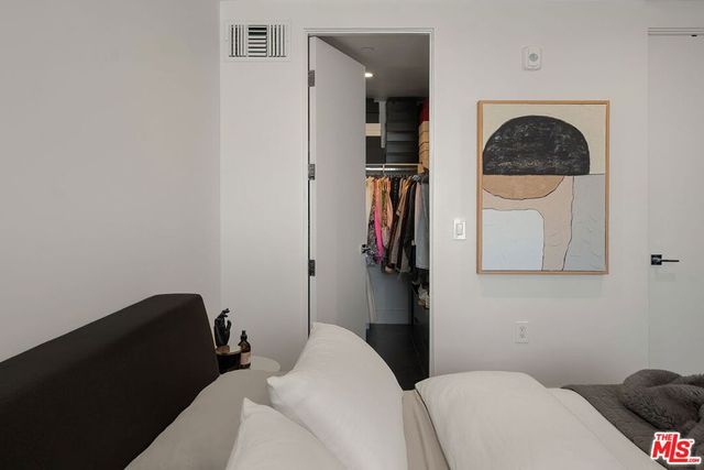 724 N Croft Avenue 313, Los Angeles, CA 90069