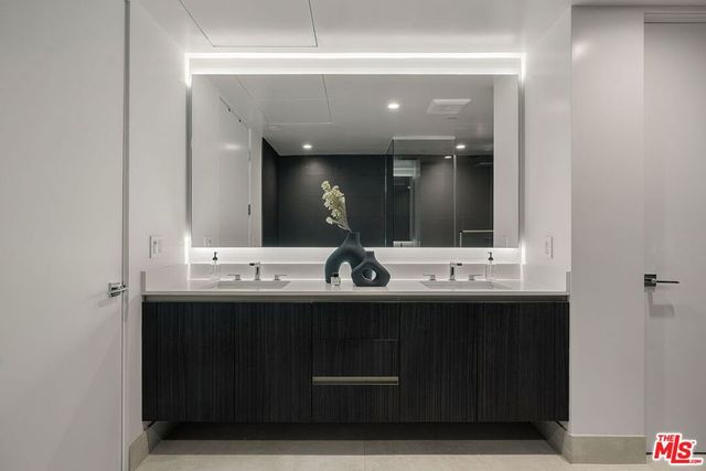 724 N Croft Avenue 313, Los Angeles, CA 90069
