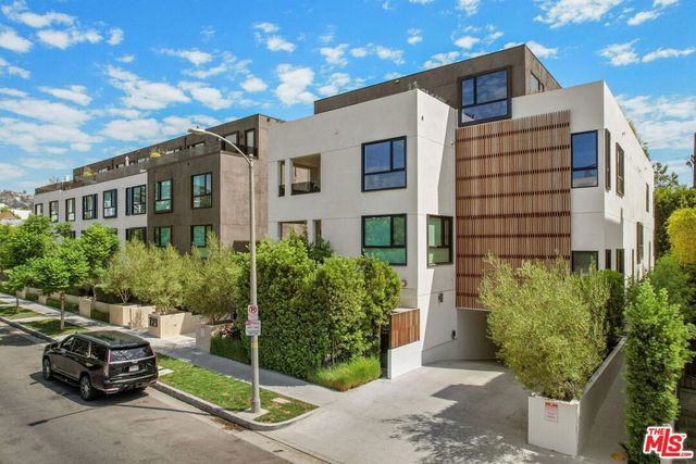724 N Croft Avenue 313, Los Angeles, CA 90069