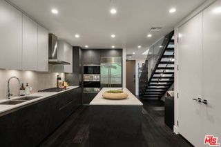 724 N Croft Avenue 313, Los Angeles, CA 90069