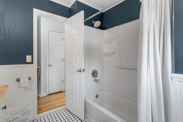 88 Almond Drive, Toms River, NJ 08753