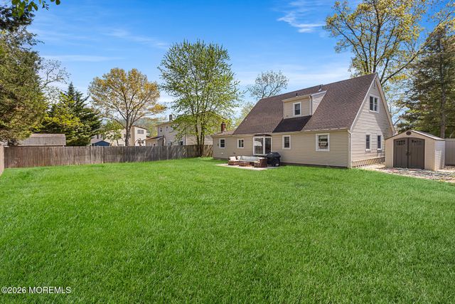 88 Almond Drive, Toms River, NJ 08753