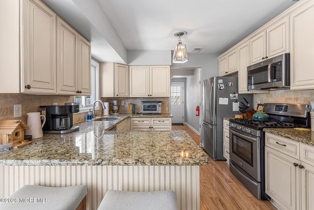 88 Almond Drive, Toms River, NJ 08753