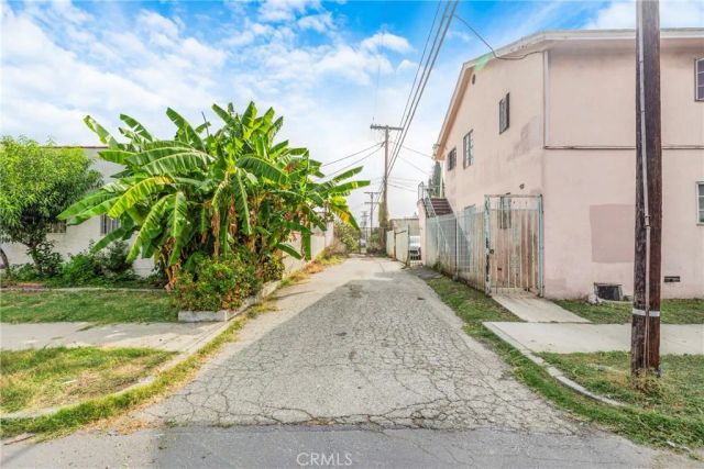 1861 W Martin Luther King Jr Boulevard, Los Angeles, CA 90062
