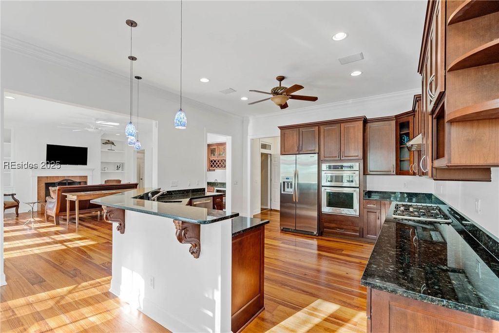 Image 14 of property listing at 104 Barnaby Blf, Seabrook, SC 29940