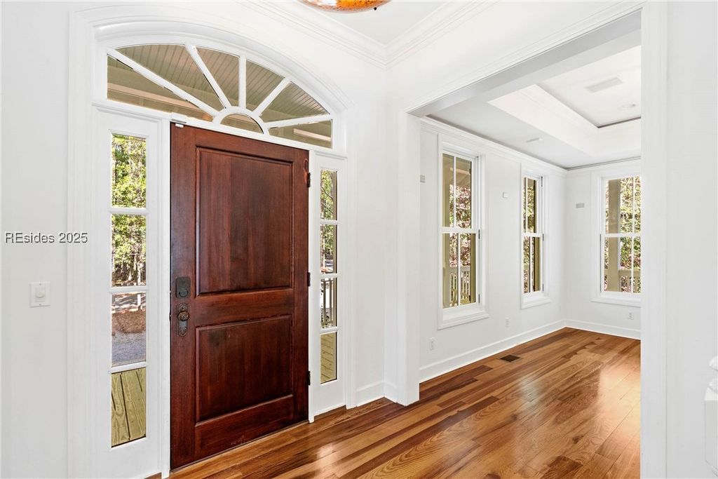 Image 4 of property listing at 104 Barnaby Blf, Seabrook, SC 29940