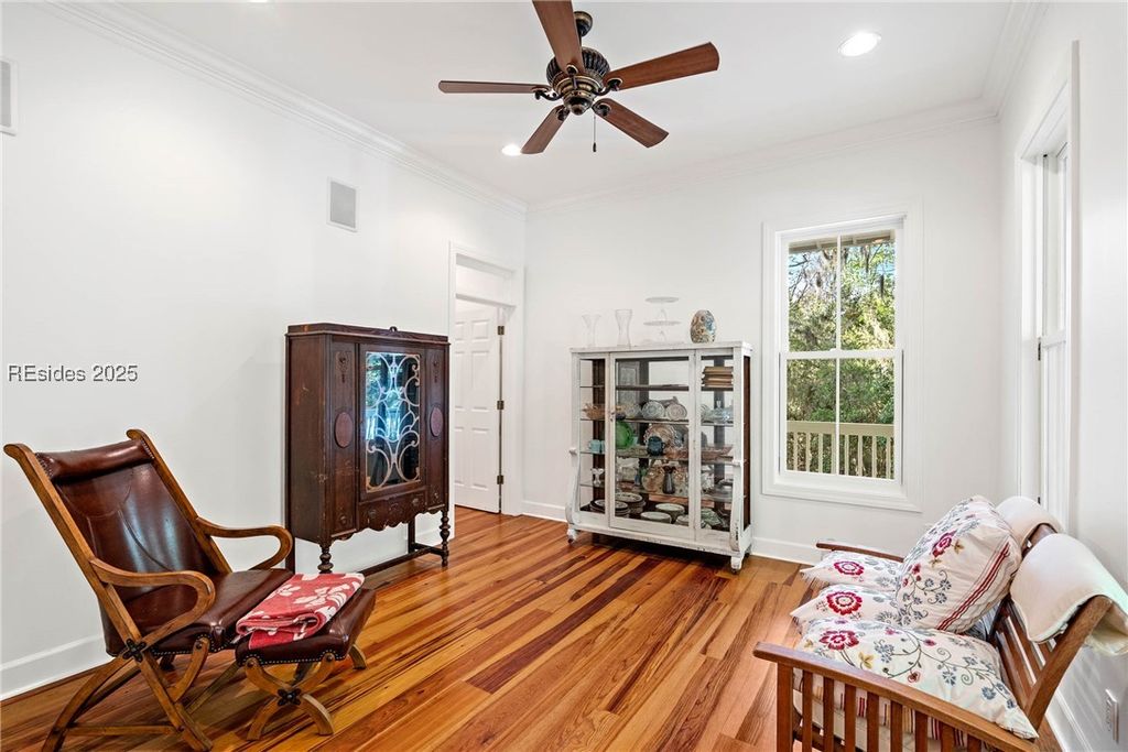 Image 6 of property listing at 104 Barnaby Blf, Seabrook, SC 29940