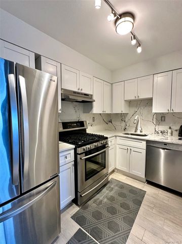 10 Bay Street Landing 2B, Staten Island, NY 10301