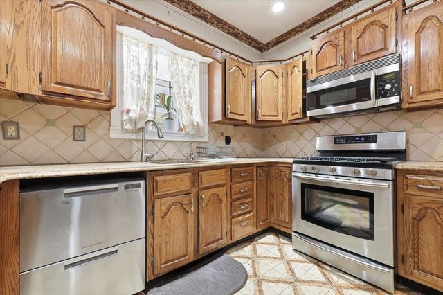 20 75TH ST, North Bergen, NJ 07047