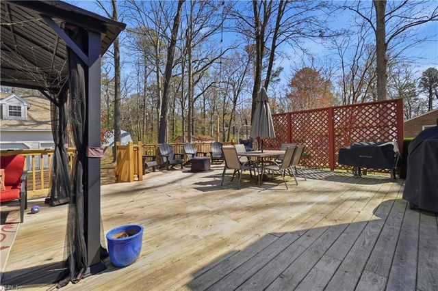 313 Lotz DR, Yorktown, VA 23692
