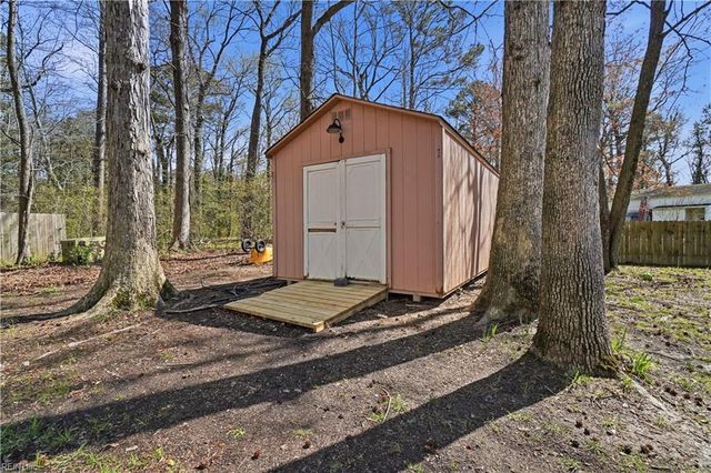 313 Lotz DR, Yorktown, VA 23692