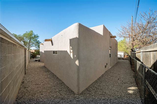 1619 Brae Street, Santa Fe, NM 87505