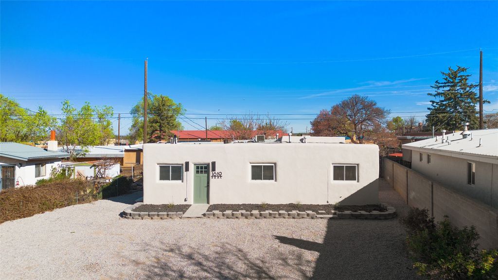 1619 Brae Street, Santa Fe, NM 87505