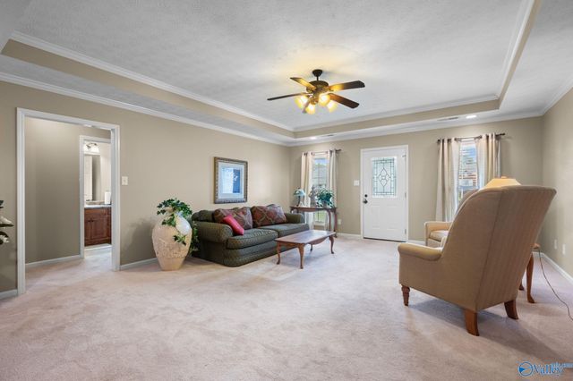 401 Twin Oaks Drive NW, Hartselle, AL 35640