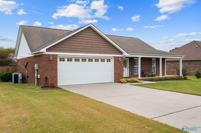 401 Twin Oaks Drive NW, Hartselle, AL 35640