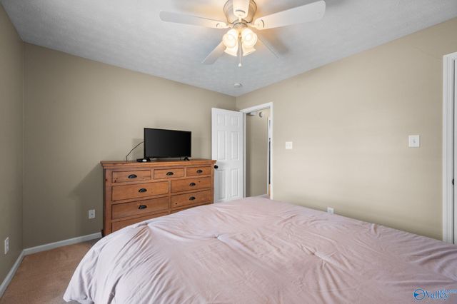 401 Twin Oaks Drive NW, Hartselle, AL 35640