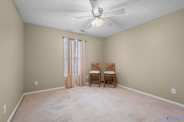 401 Twin Oaks Drive NW, Hartselle, AL 35640