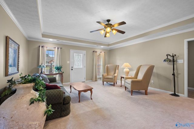 401 Twin Oaks Drive NW, Hartselle, AL 35640