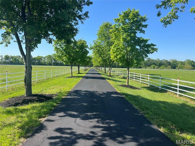 3869 Highway C, Moscow Mills, MO 63362