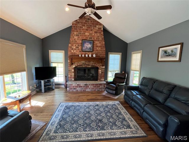 3869 Highway C, Moscow Mills, MO 63362