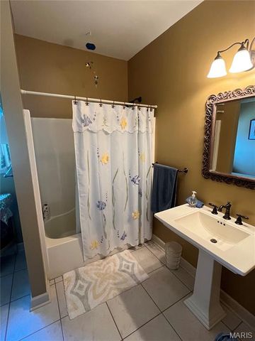 3869 Highway C, Moscow Mills, MO 63362