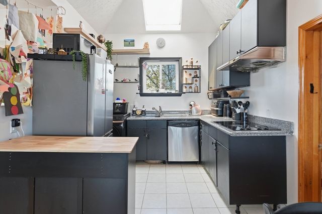 1000 Winthrop Ave 3, Revere, MA 02151